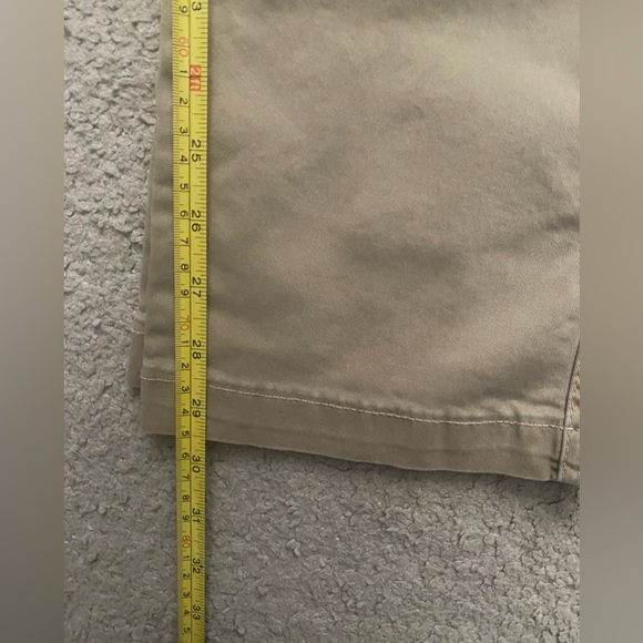 American Eagle Khaki Tan Relaxed Straight Pants size 32x34 (inseam is really 30) - Picture 6 of 7